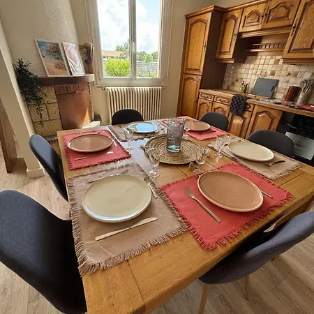 בית נופש Maison Chez Sisim *